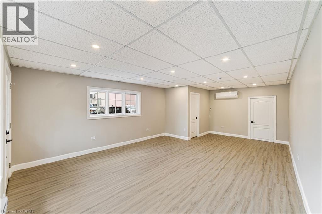 Photo 10 of 19 Main Street S Unit 3, Waterdown ON