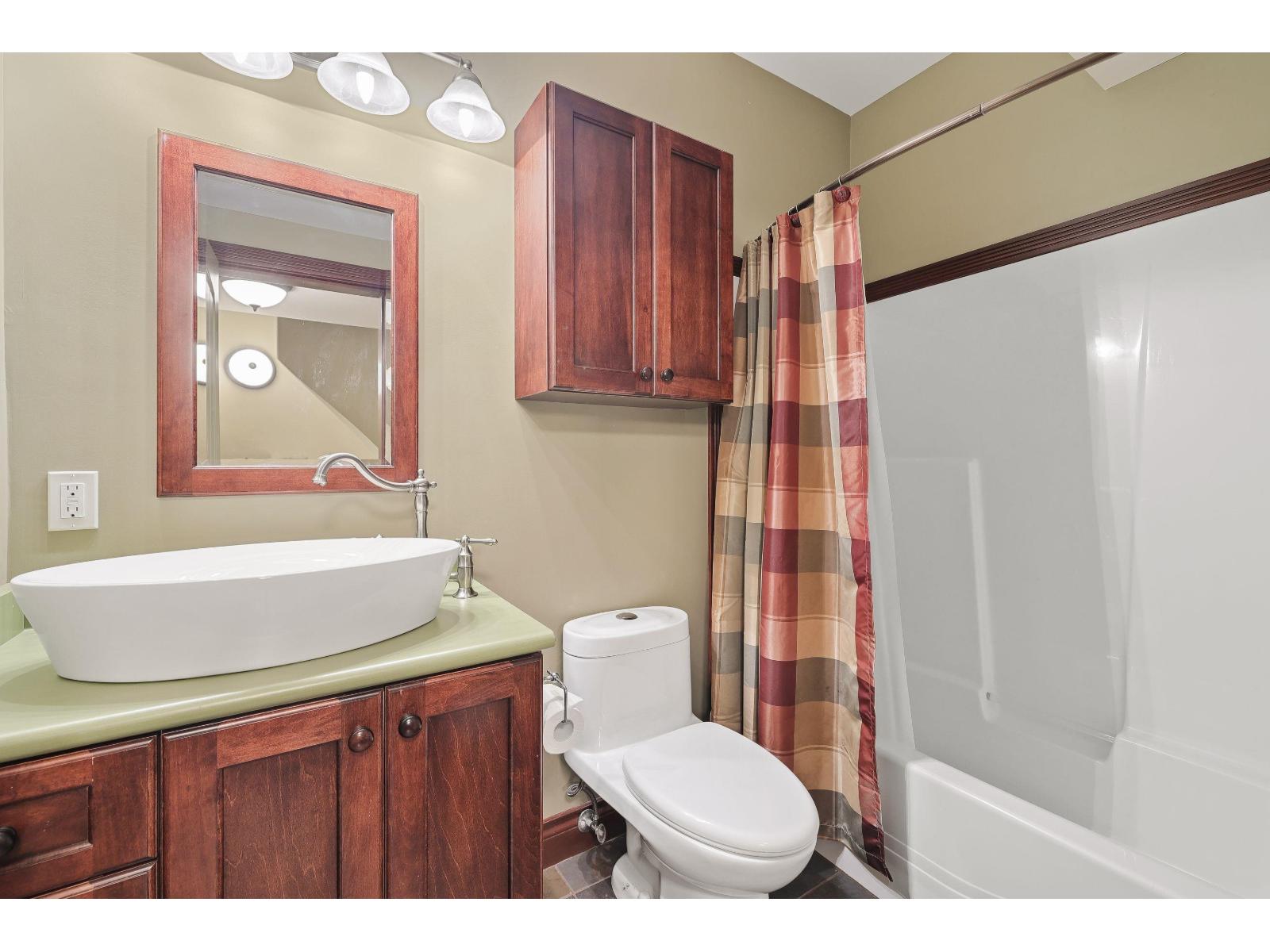 Photo 32 of 19695 71 Avenue, Langley BC