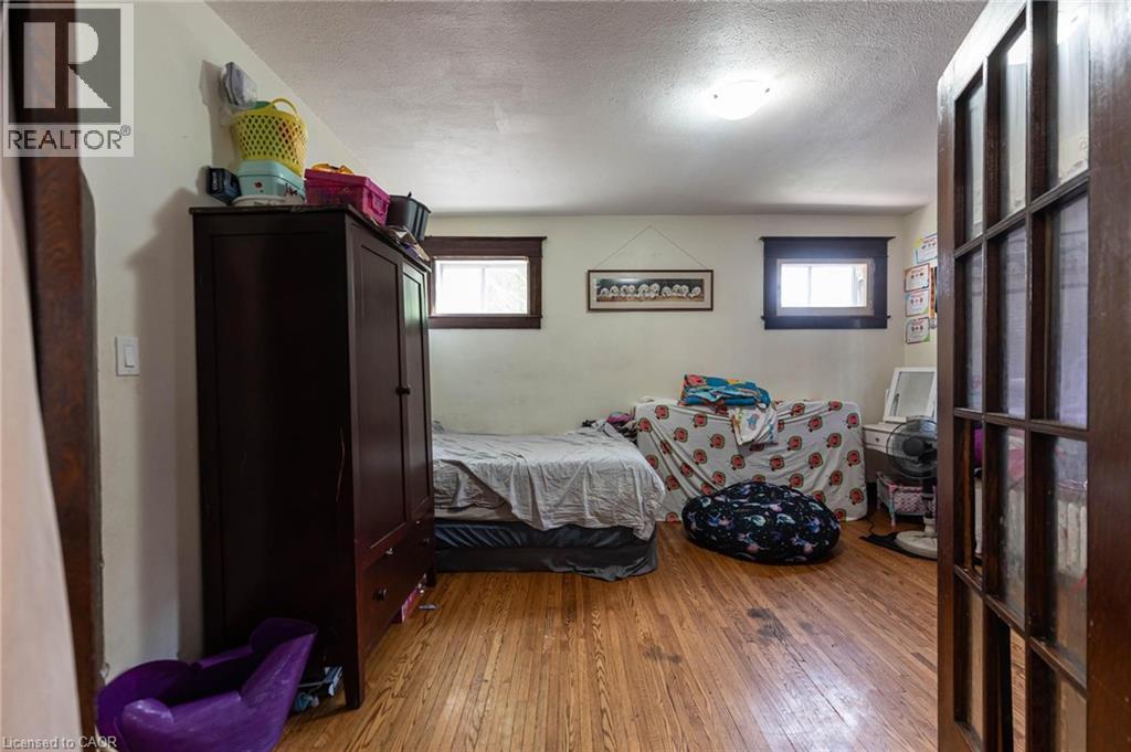 Photo 11 of 93 Barnesdale Boulevard, Hamilton ON