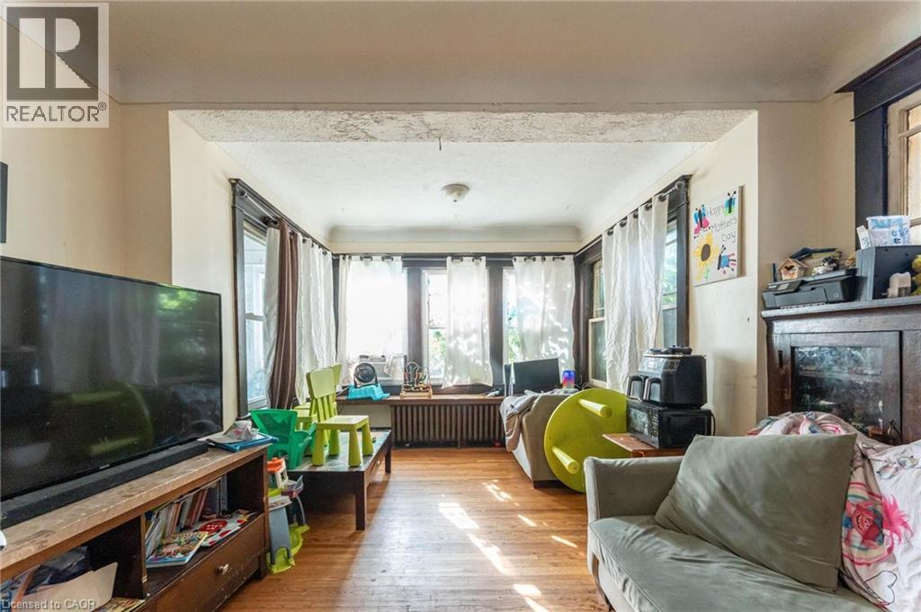 Photo 17 of 93 Barnesdale Boulevard, Hamilton ON