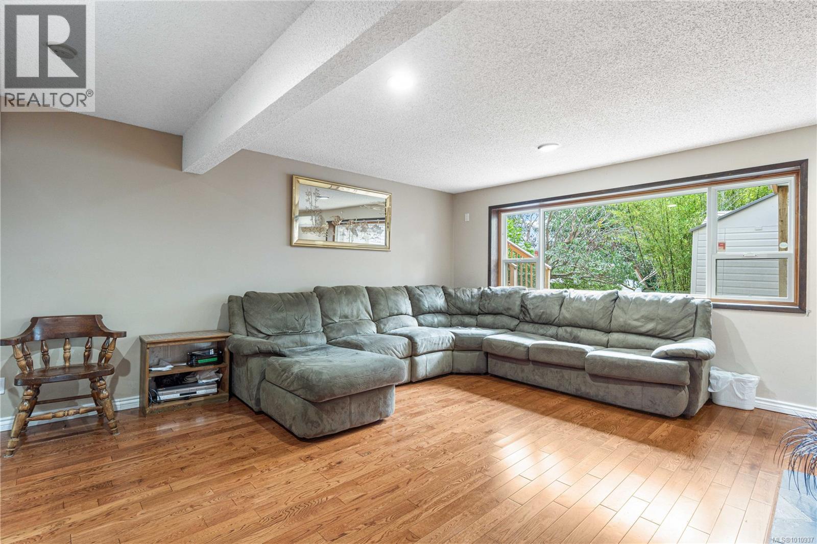 Photo 10 of 2100 Cinnabar Dr, Nanaimo BC