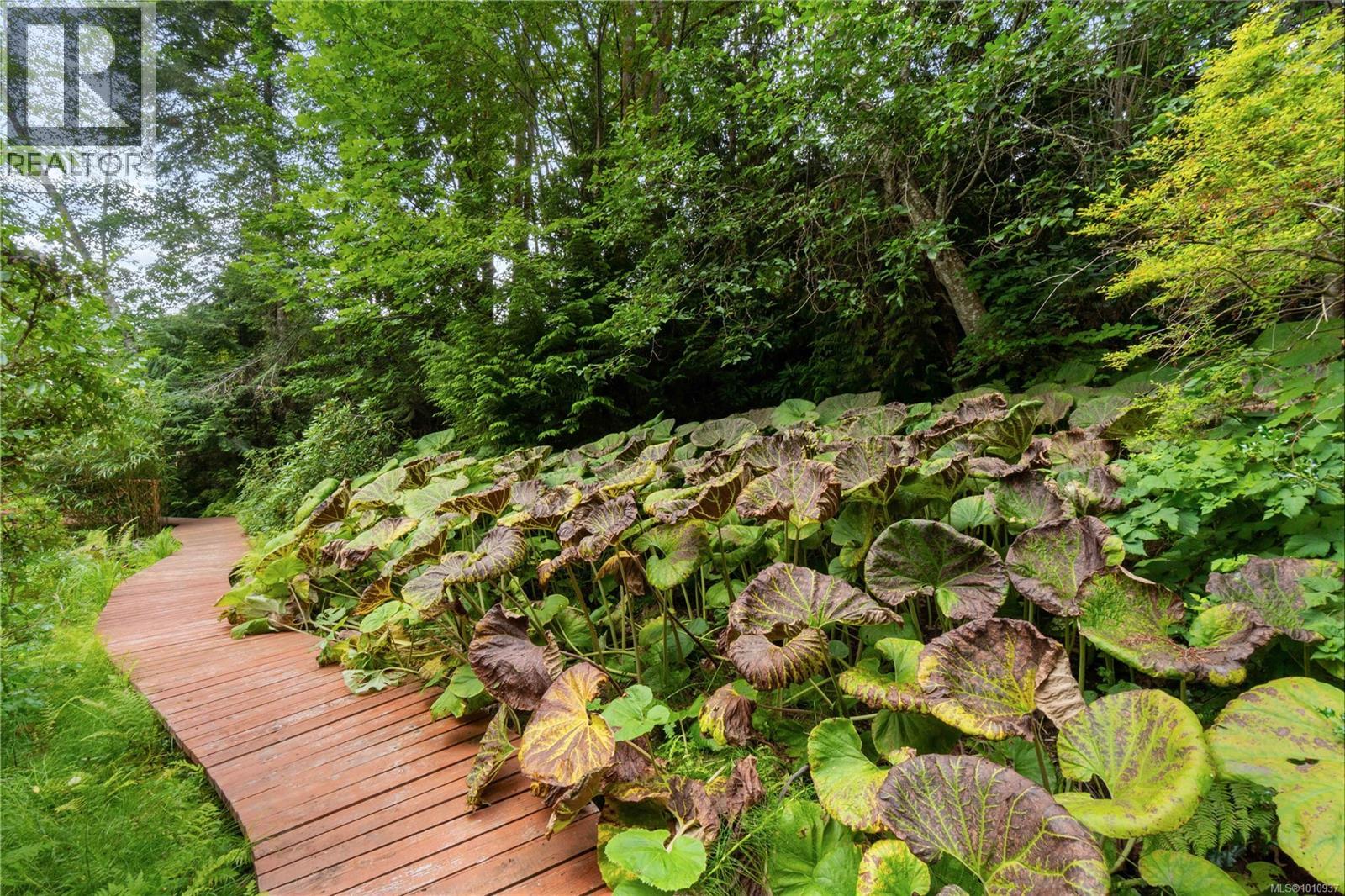 Photo 8 of 2100 Cinnabar Dr, Nanaimo BC
