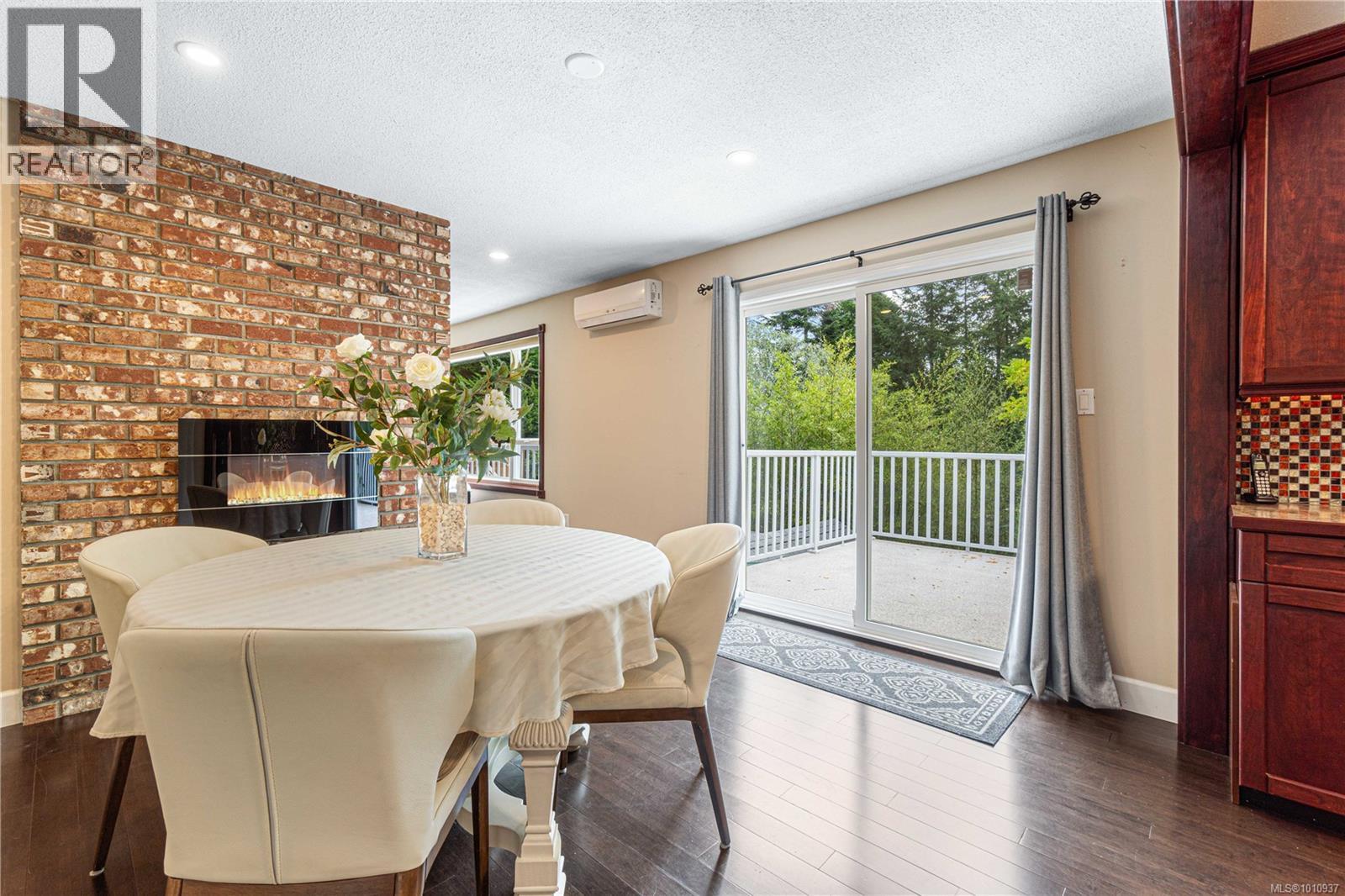 Photo 11 of 2100 Cinnabar Dr, Nanaimo BC
