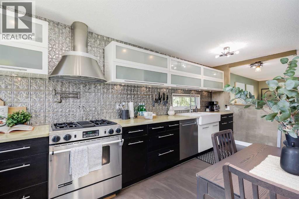 Photo 8 of 1822 Summerfield Boulevard Se, Airdrie AB