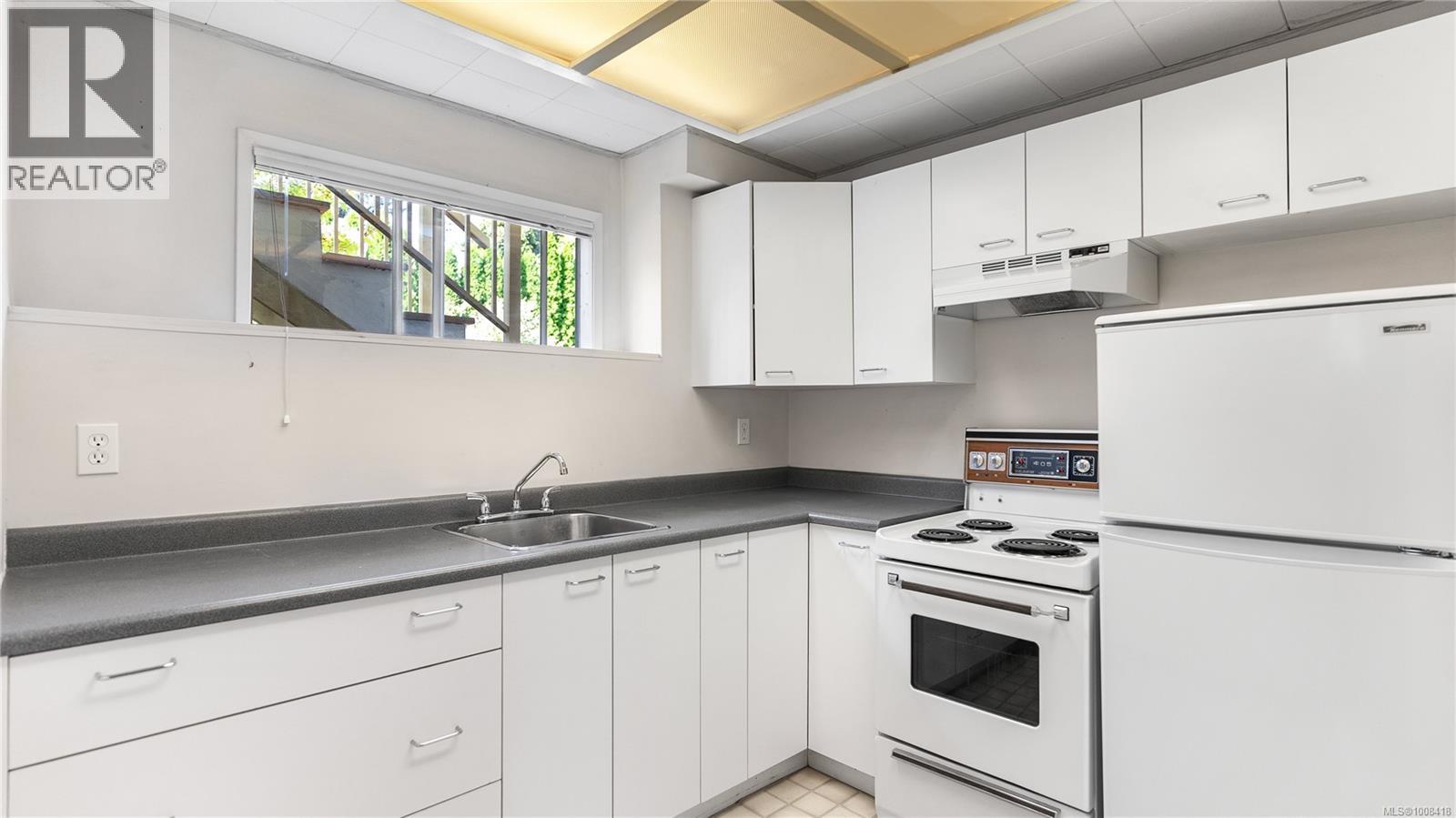 Single Family House for Sale in  Vanalman Ave Saanich 