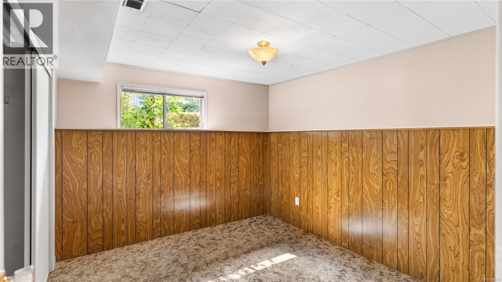 Single Family House for Sale in  Vanalman Ave Saanich 