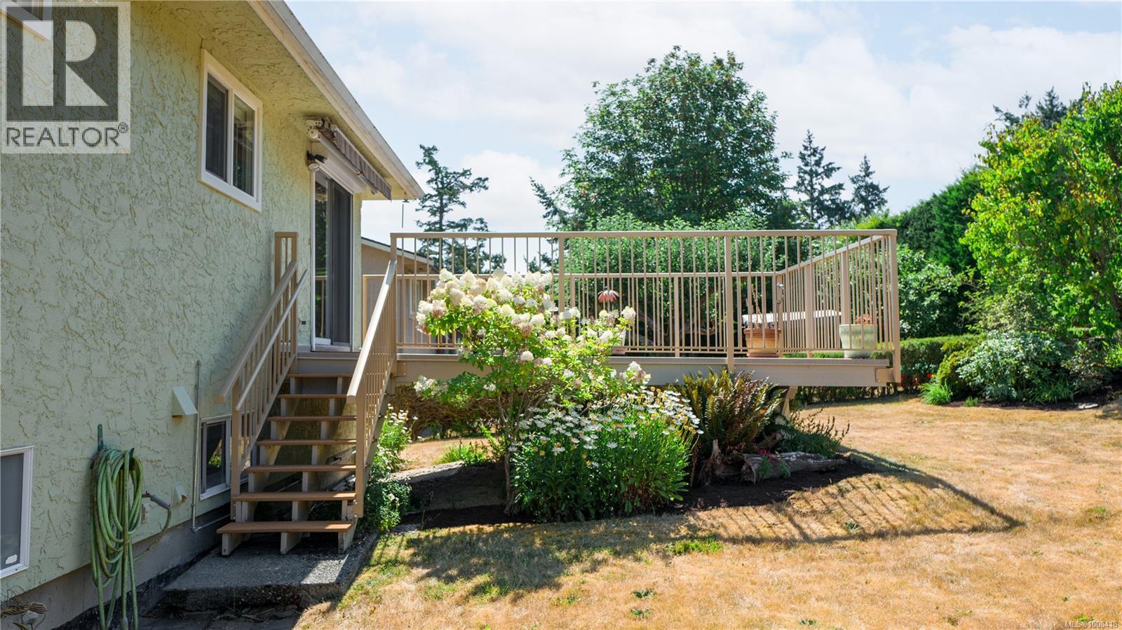 Single Family House for Sale in  Vanalman Ave Saanich 