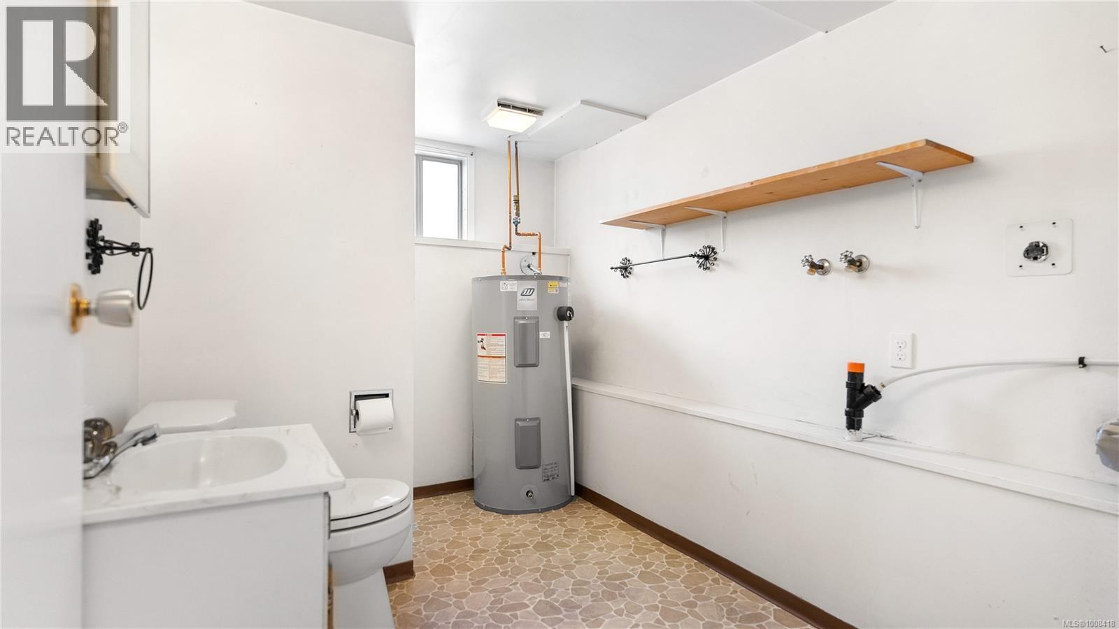 Single Family House for Sale in  Vanalman Ave Saanich 