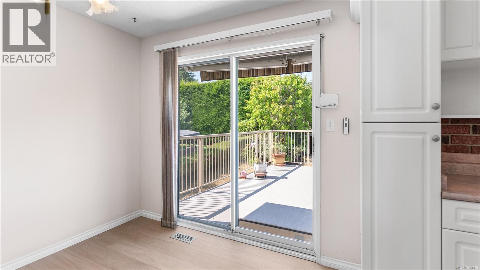 Single Family House for Sale in  Vanalman Ave Saanich 