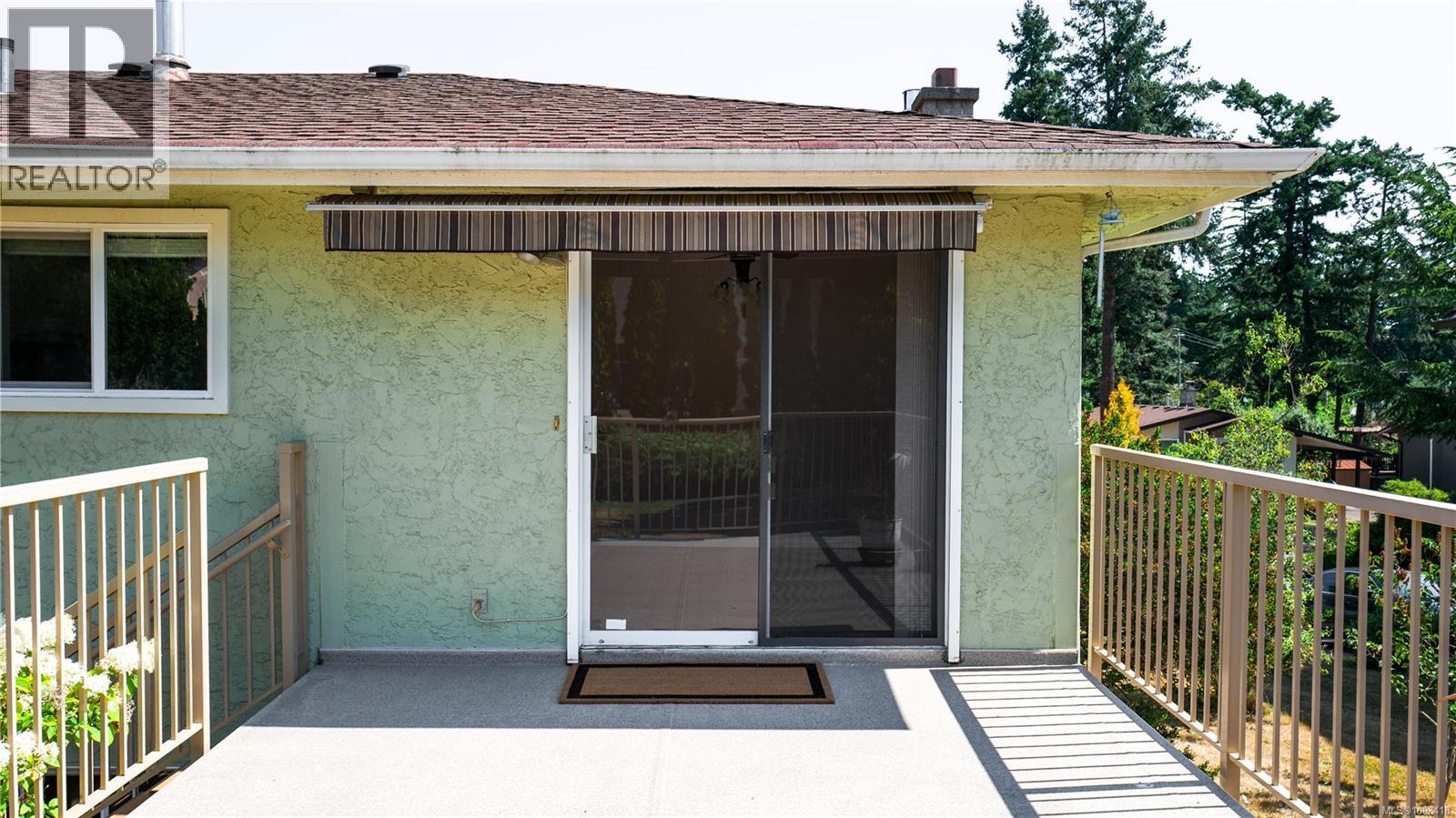 Single Family House for Sale in  Vanalman Ave Saanich 