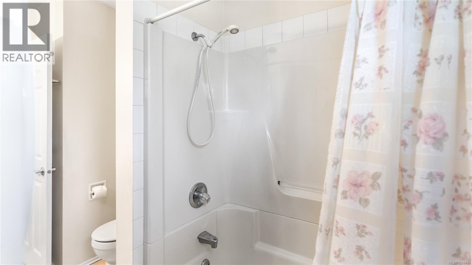 Single Family House for Sale in  Vanalman Ave Saanich 