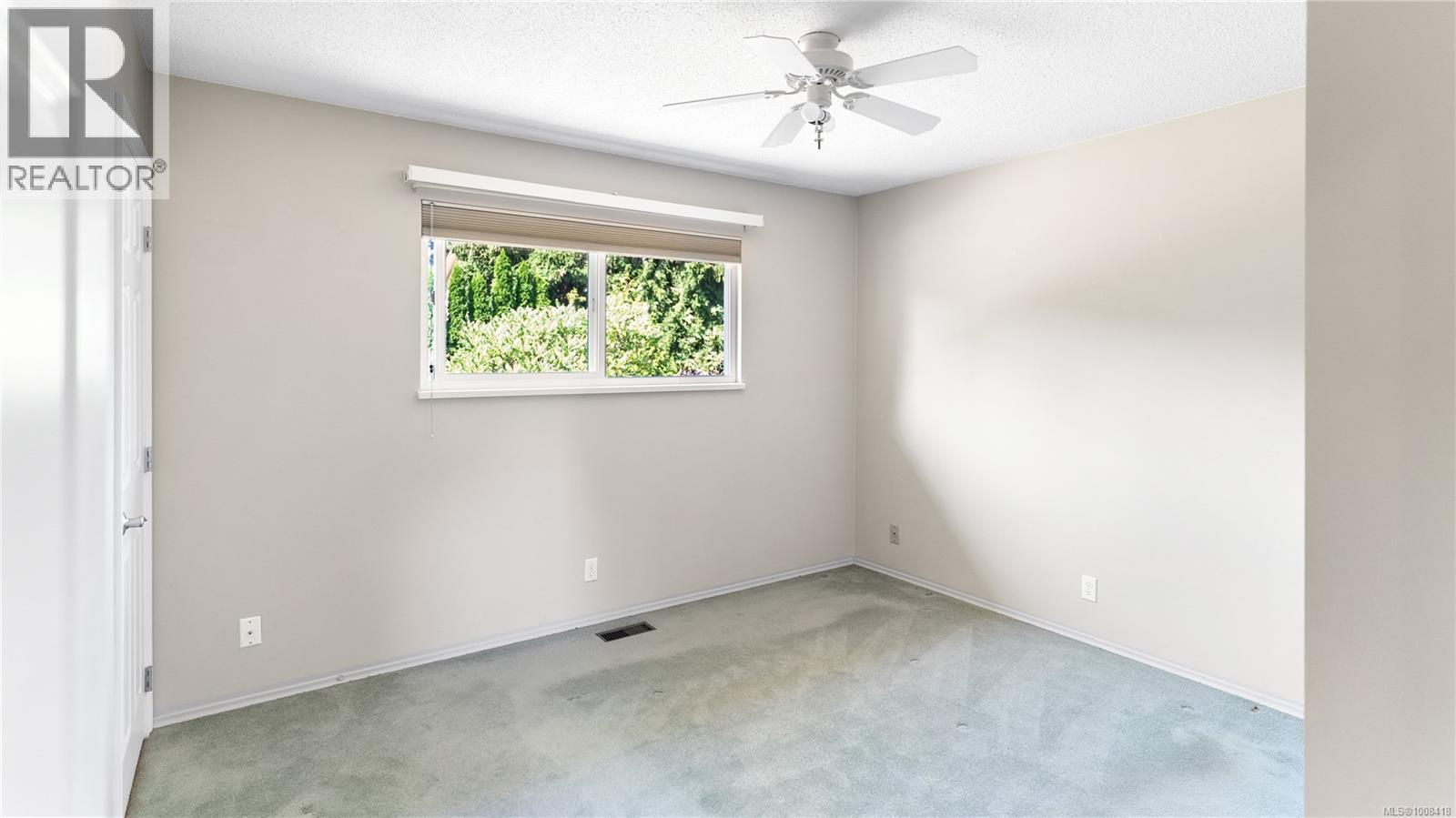 615 Vanalman Ave, Saanich, British Columbia
