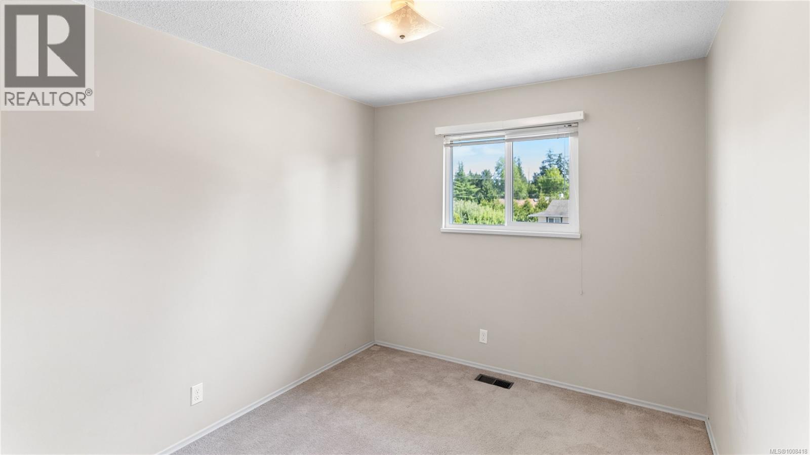 Single Family House for Sale in  Vanalman Ave Saanich 