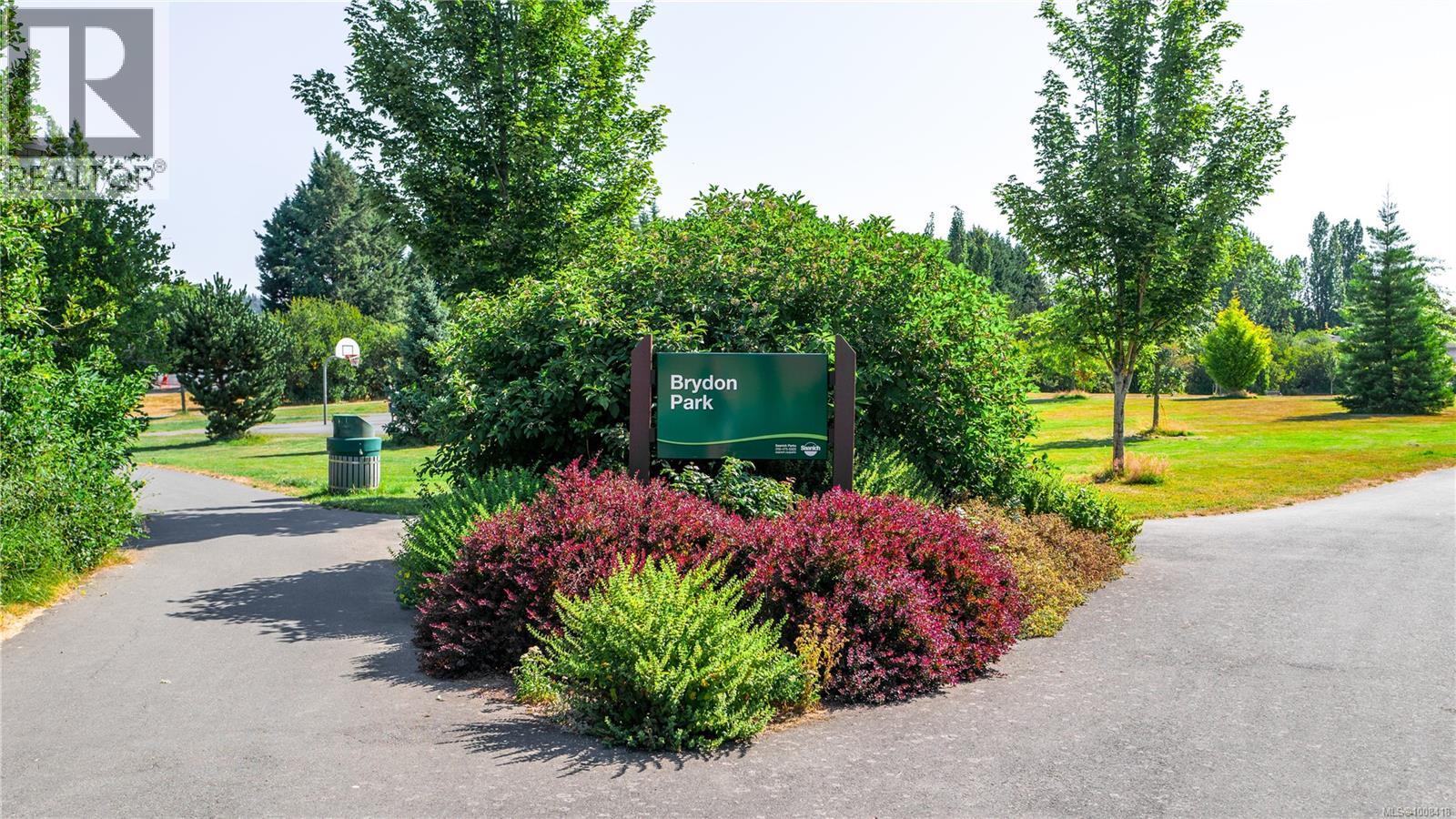 Single Family House for Sale in  Vanalman Ave Saanich 