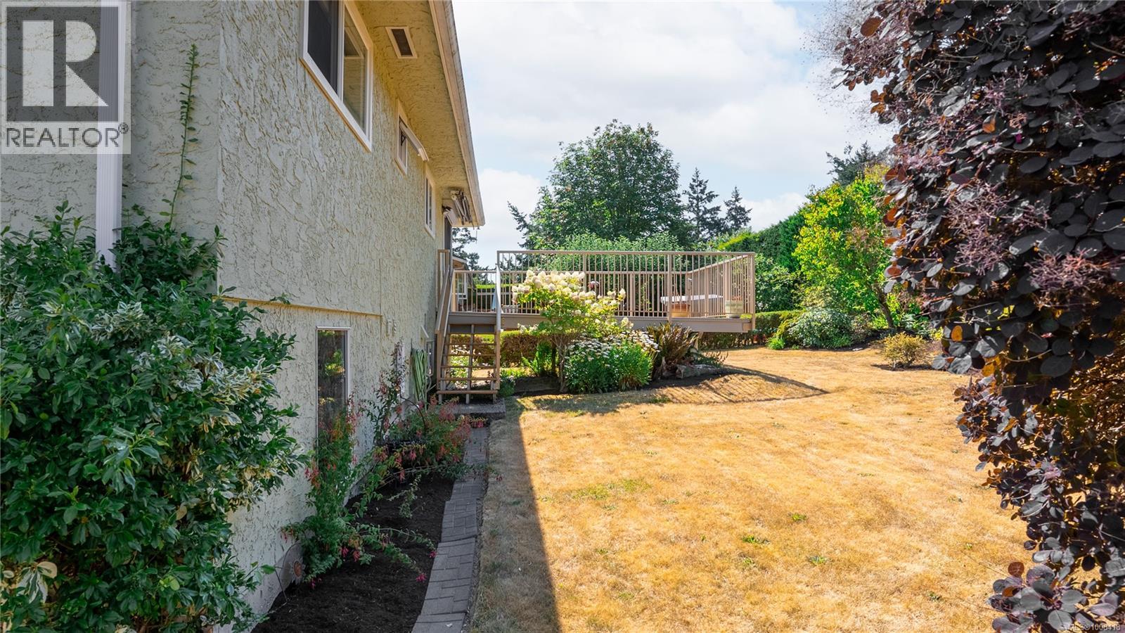 Single Family House for Sale in  Vanalman Ave Saanich 