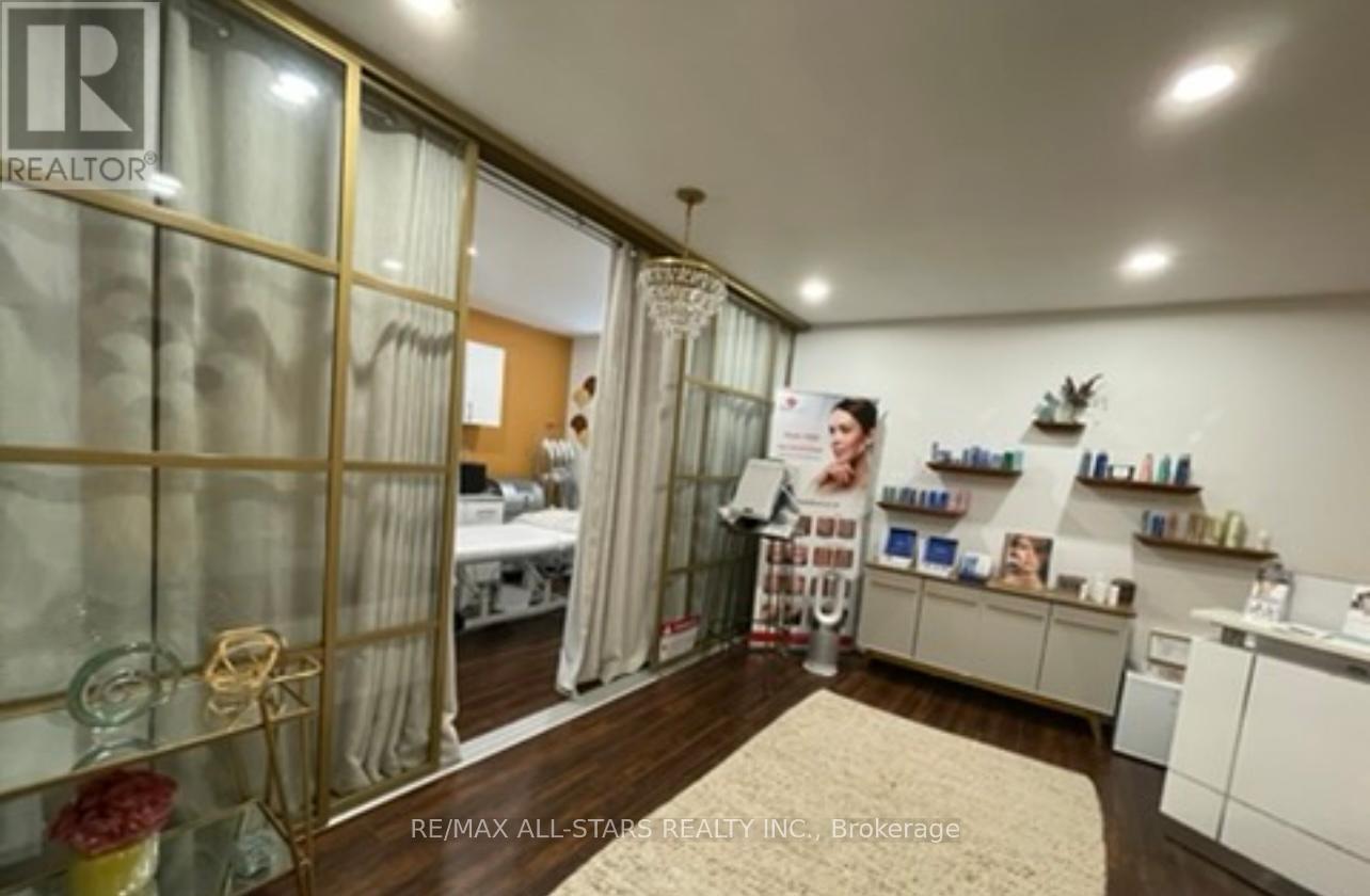 Photo 1 of 202 A 717 Queen Street E, Toronto ON