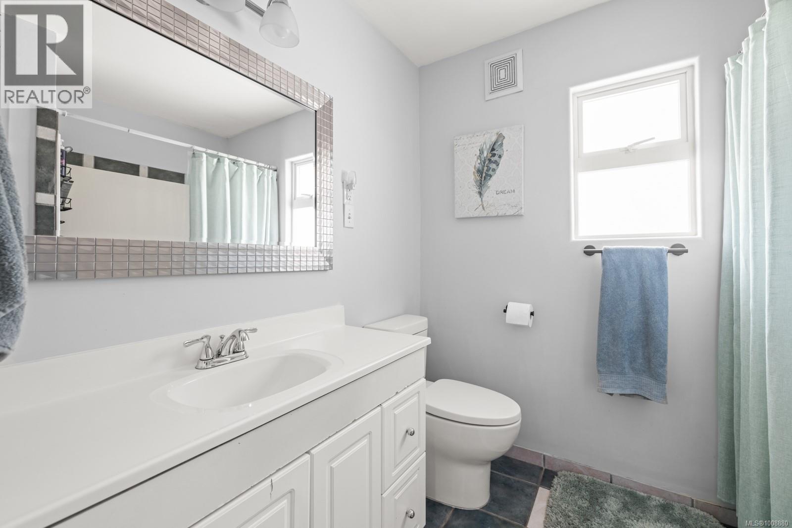 Photo 4 of 2640 Sooke Rd, Langford BC