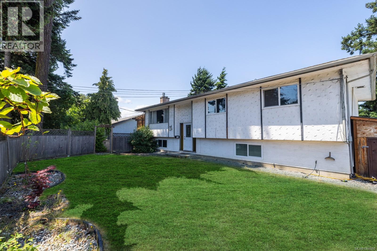 Photo 29 of 2640 Sooke Rd, Langford BC