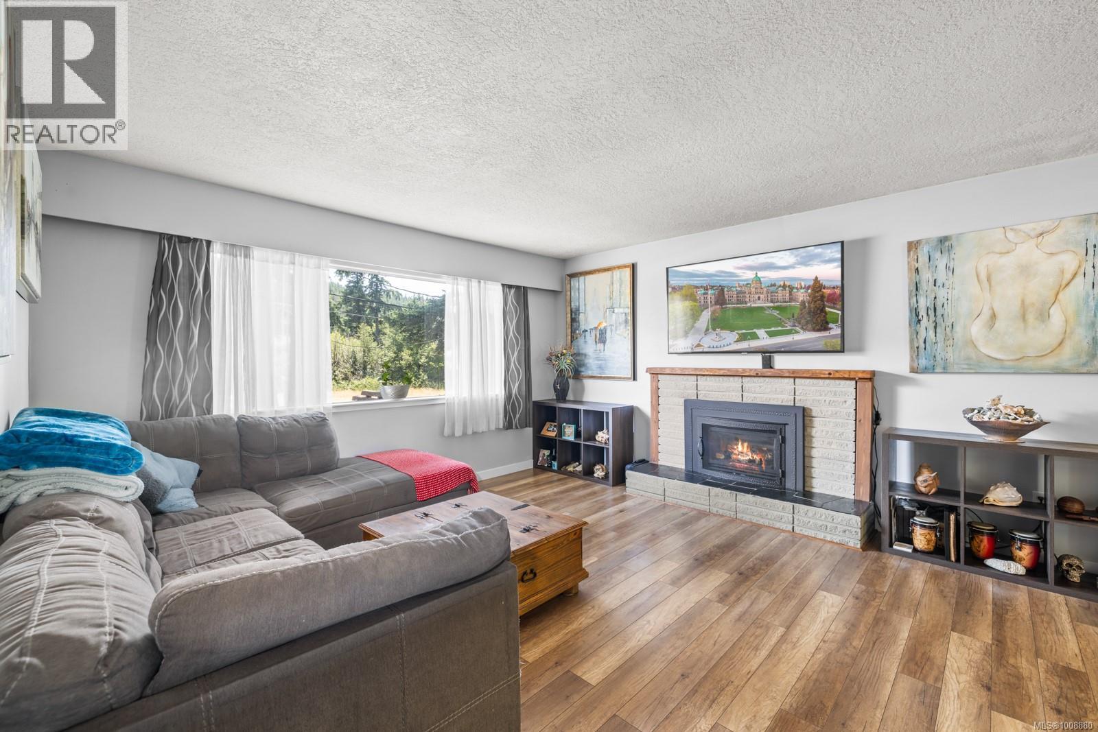 Photo 18 of 2640 Sooke Rd, Langford BC