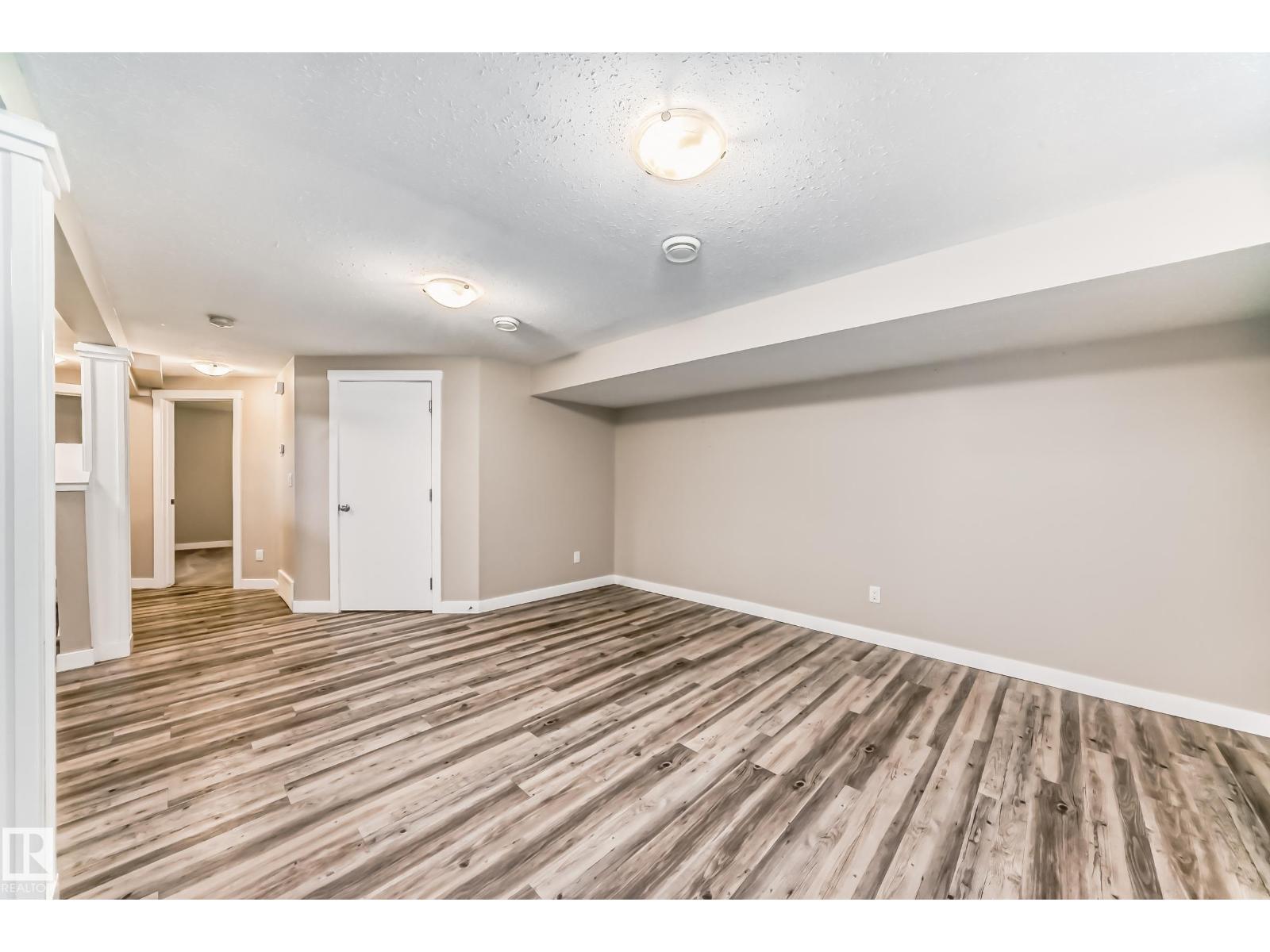 Photo 3 of 8504 152 A Av Nw, Edmonton AB