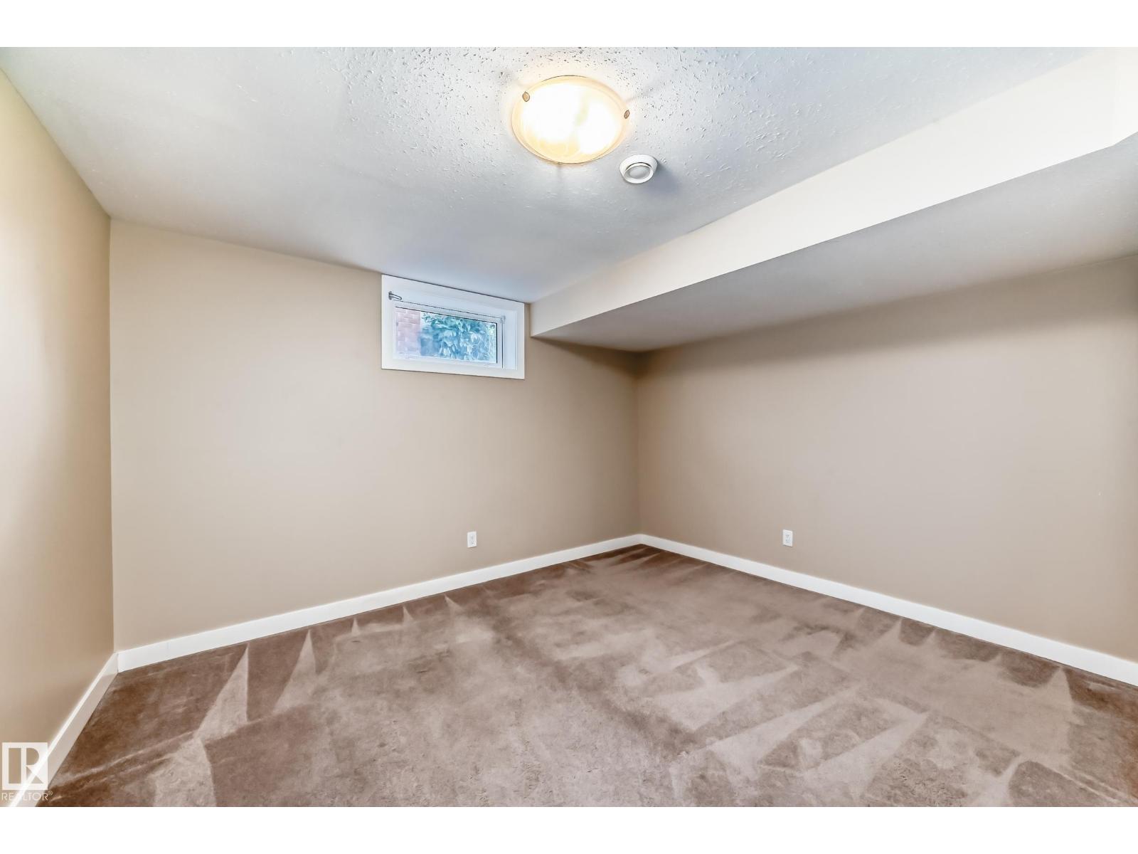 Photo 46 of 8504 152 A Av Nw, Edmonton AB