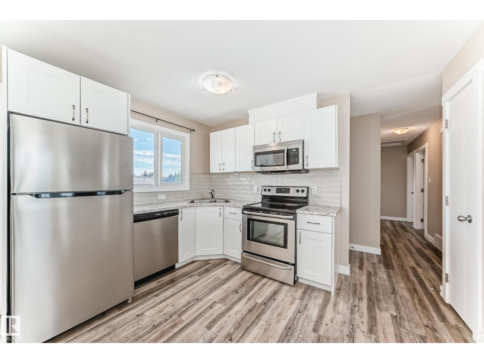 Photo 22 of 8504 152 A Av Nw, Edmonton AB