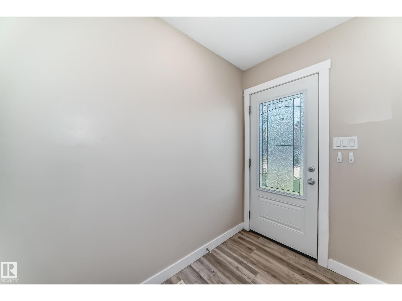 Photo 19 of 8504 152 A Av Nw, Edmonton AB