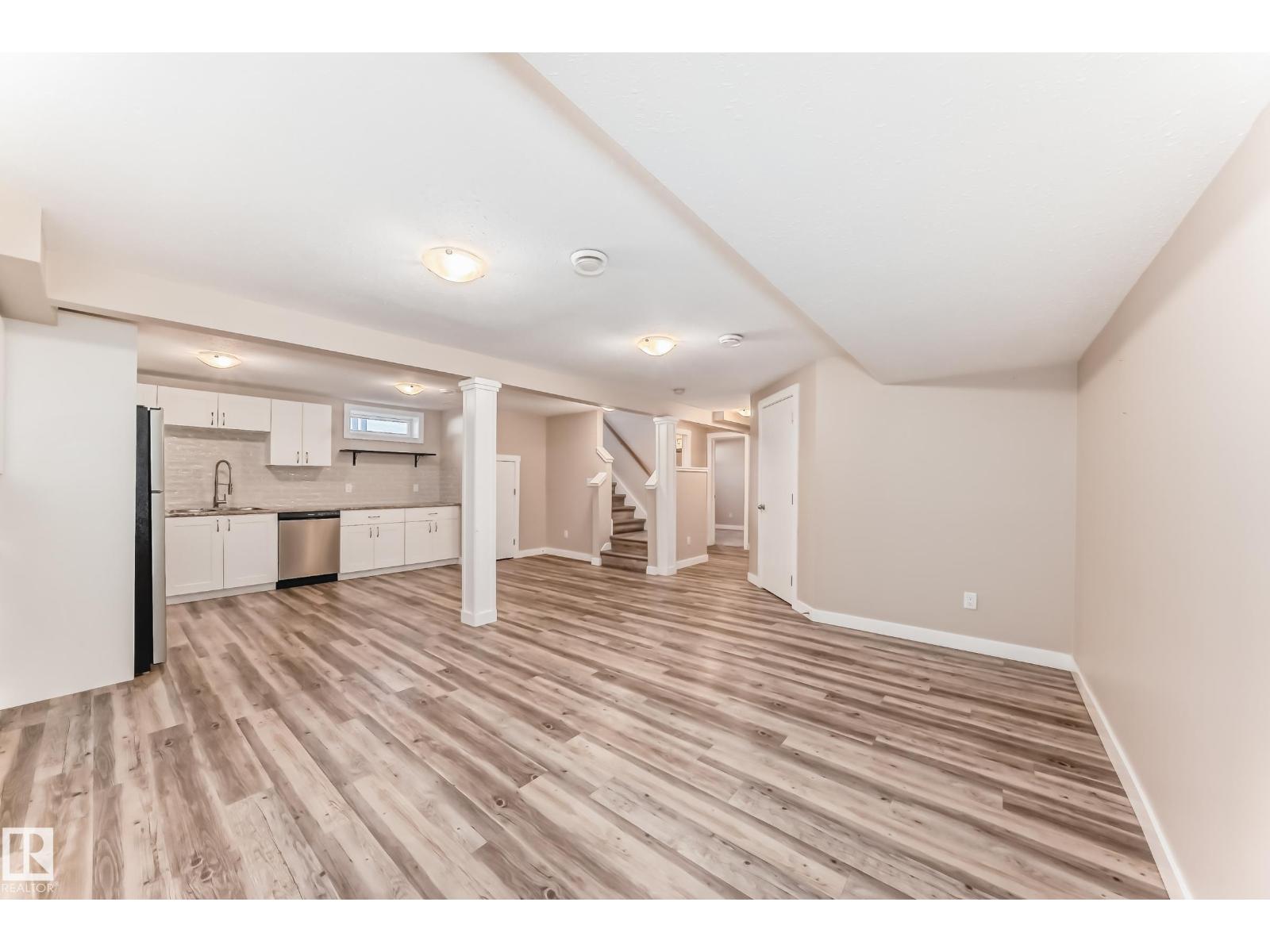 Photo 36 of 8504 152 A Av Nw, Edmonton AB
