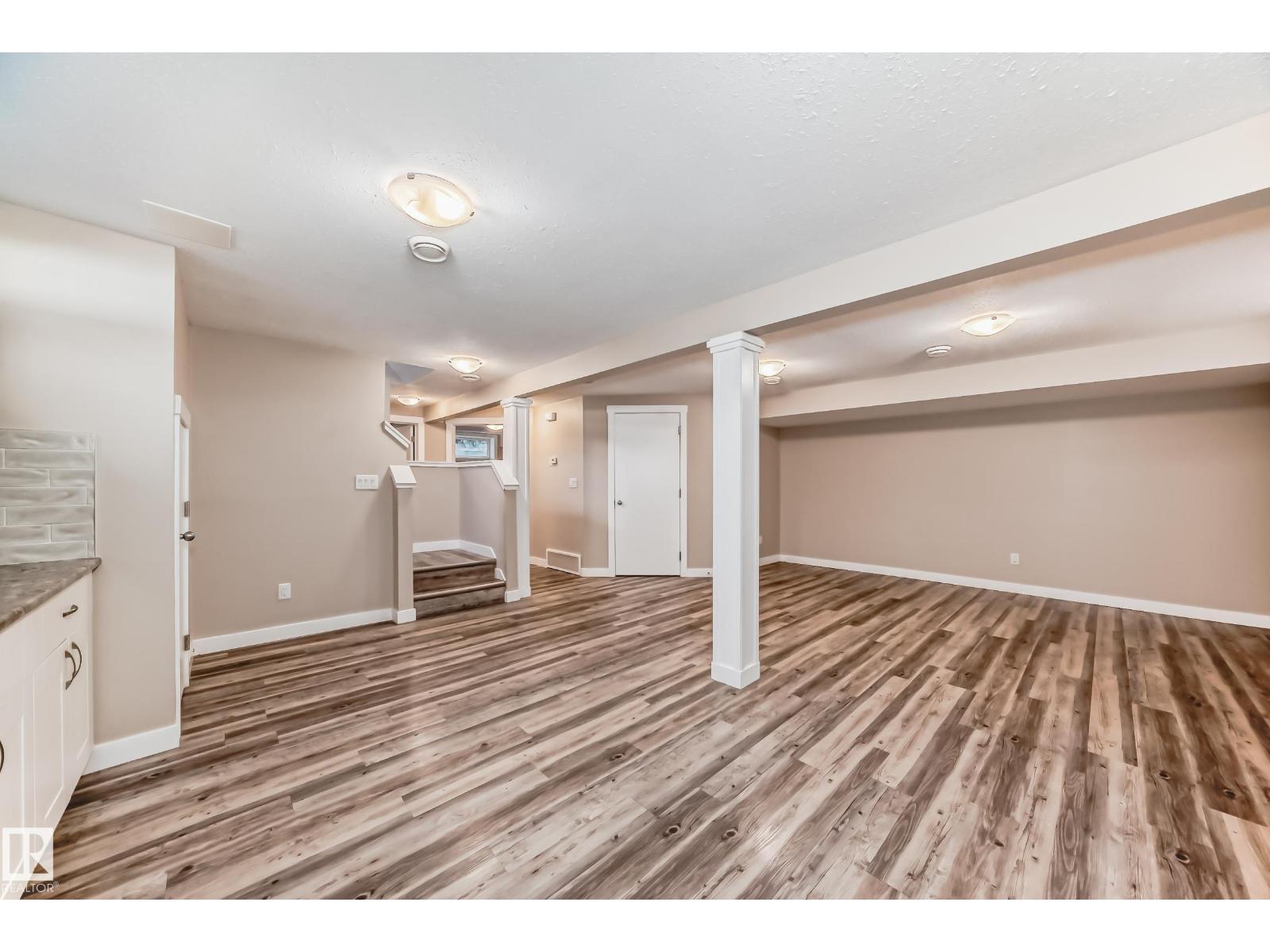 Photo 26 of 8504 152 A Av Nw, Edmonton AB