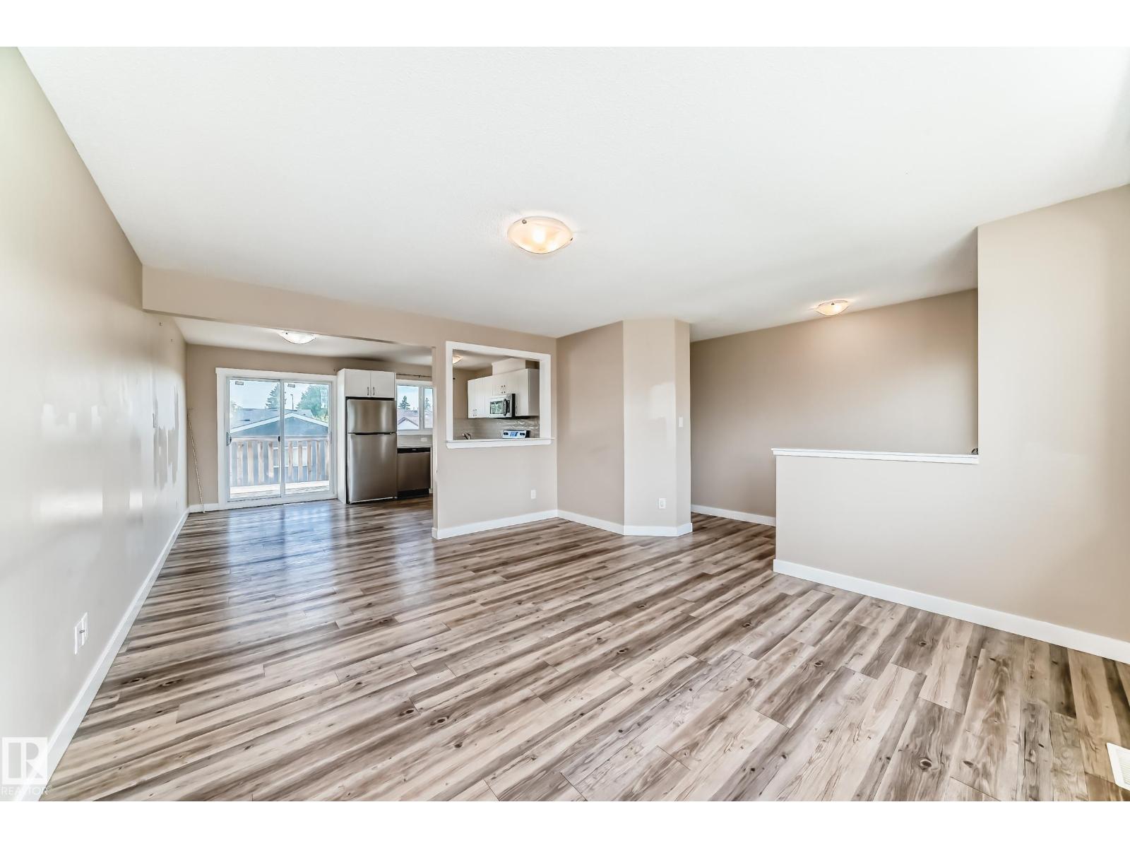 Photo 28 of 8504 152 A Av Nw, Edmonton AB