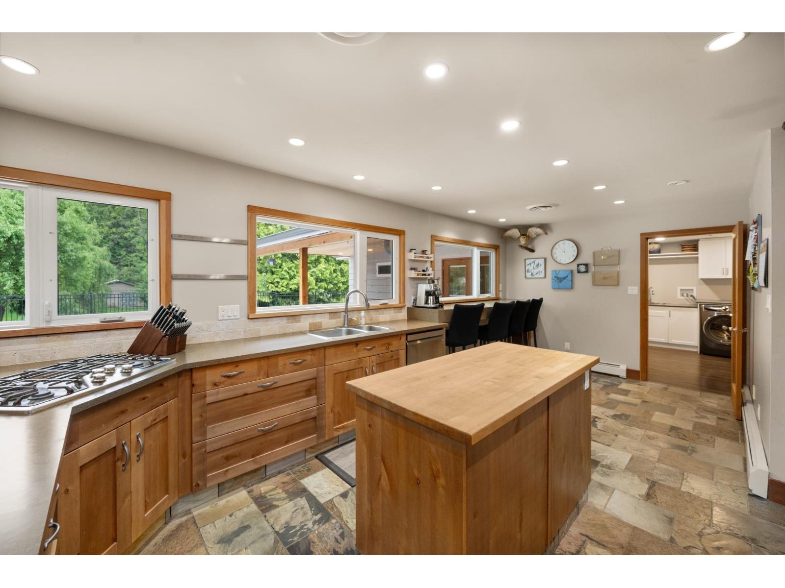 Photo 7 of 6124 264 Street, Langley BC