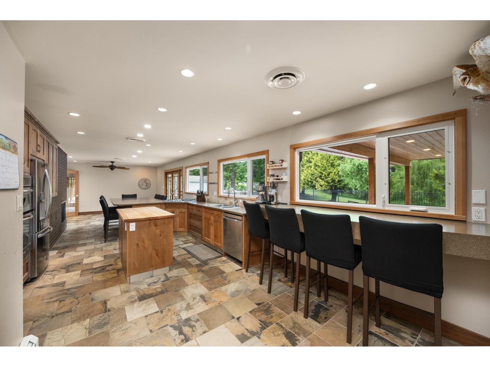 Photo 9 of 6124 264 Street, Langley BC