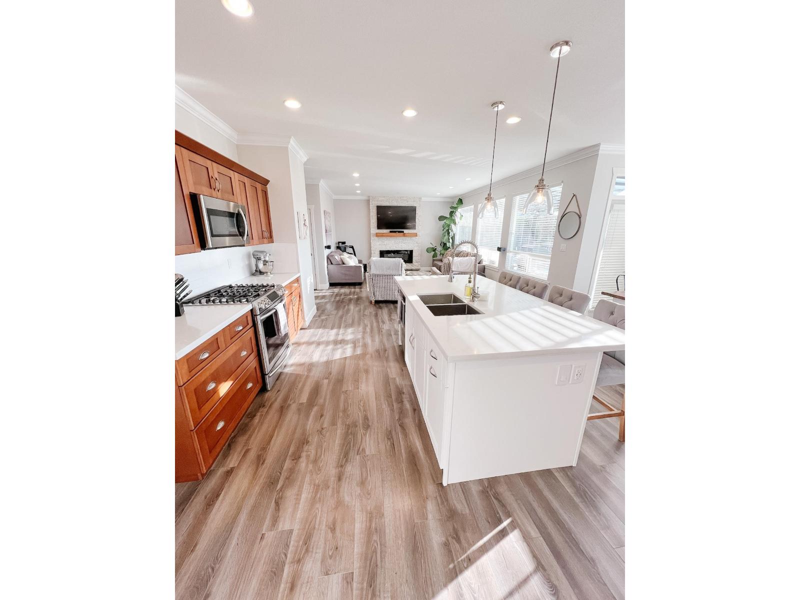 Photo 11 of 20118 71 A Avenue, Langley BC