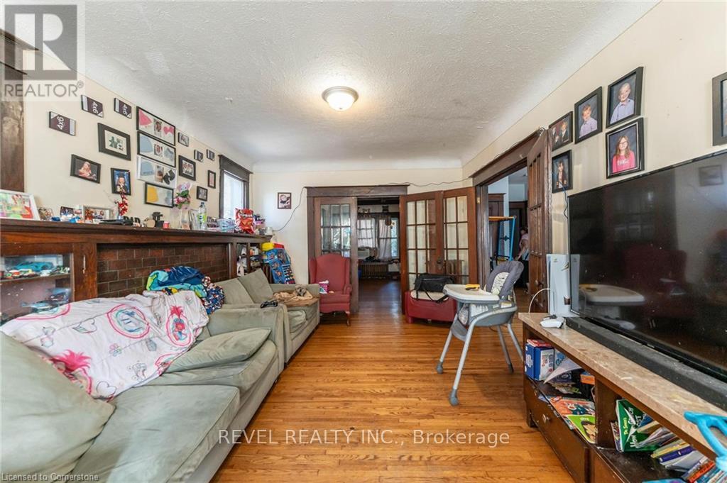 Photo 16 of 93 Barnesdale Boulevard, Hamilton ON