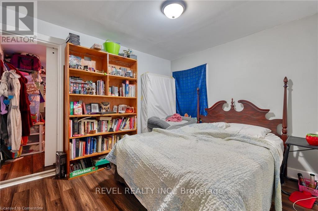 Photo 22 of 93 Barnesdale Boulevard, Hamilton ON