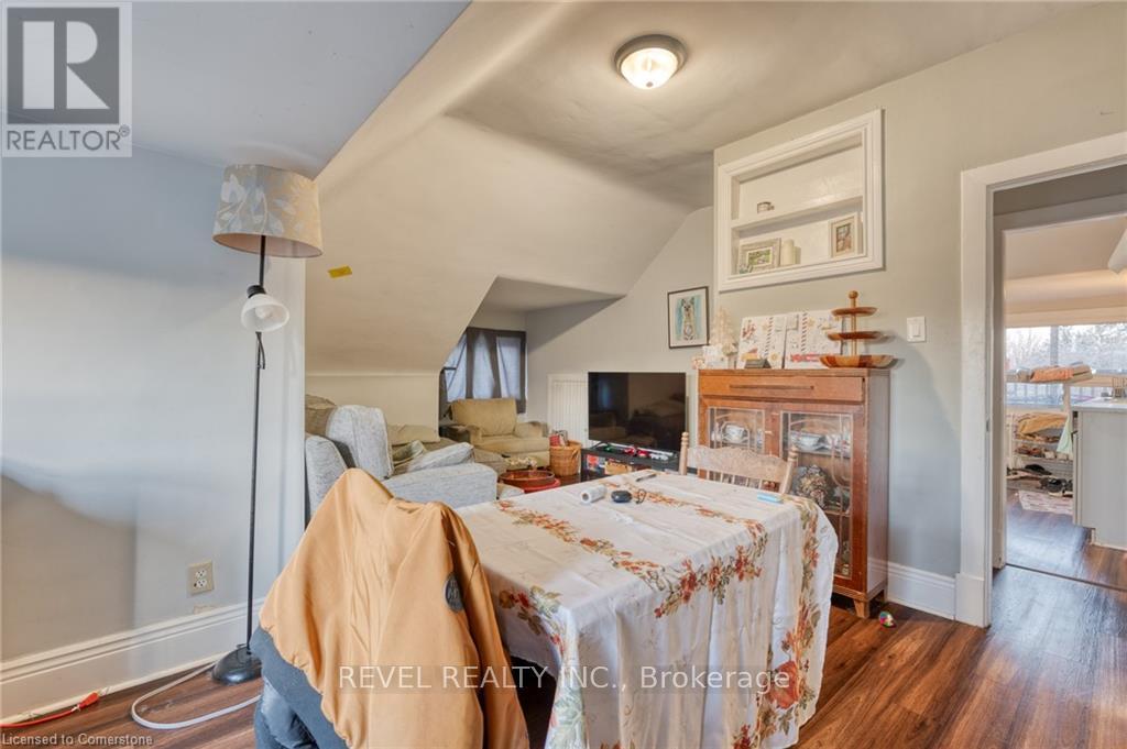 Photo 23 of 93 Barnesdale Boulevard, Hamilton ON