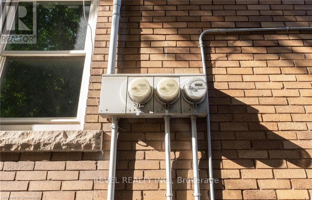 Photo 5 of 93 Barnesdale Boulevard, Hamilton ON