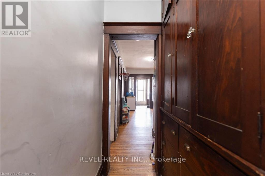 Photo 9 of 93 Barnesdale Boulevard, Hamilton ON
