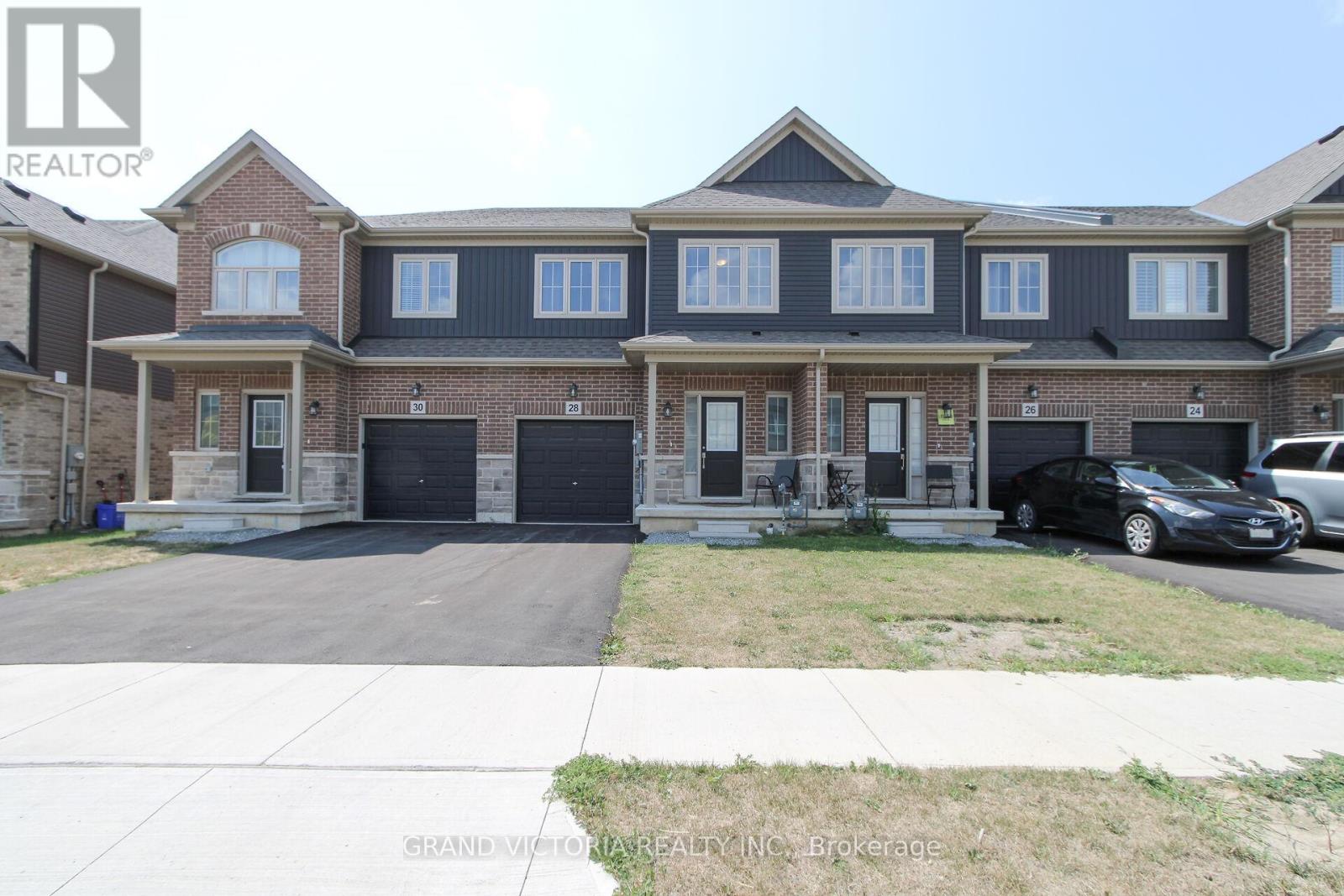 Photo 9 of 28 Zoe Lane, Hamilton ON