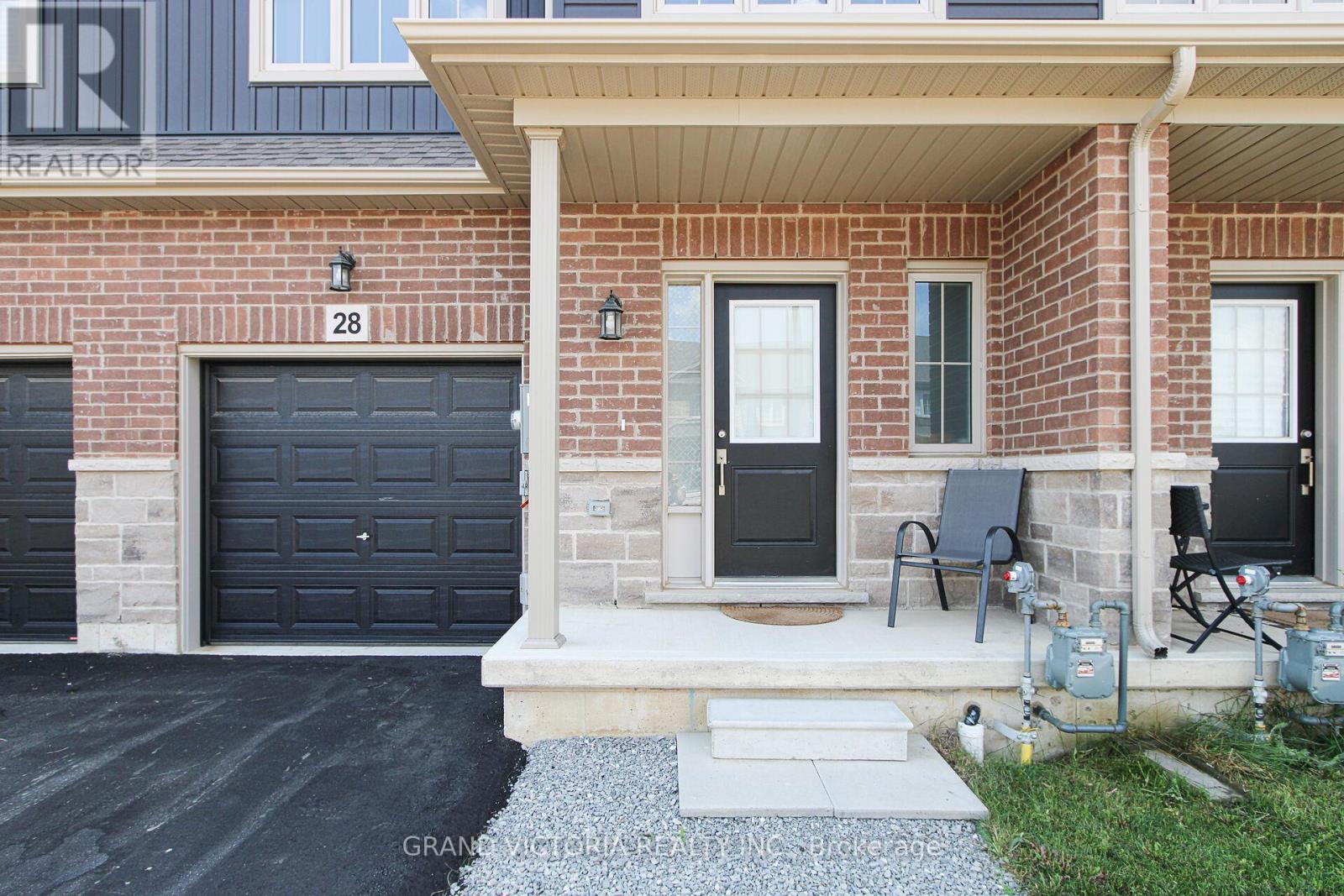 Photo 22 of 28 Zoe Lane, Hamilton ON