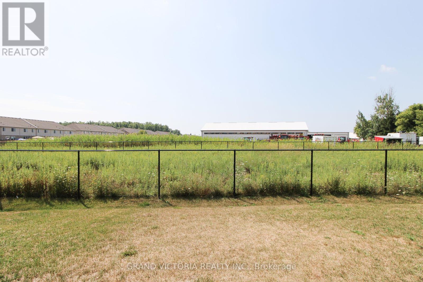 Photo 33 of 28 Zoe Lane, Hamilton ON