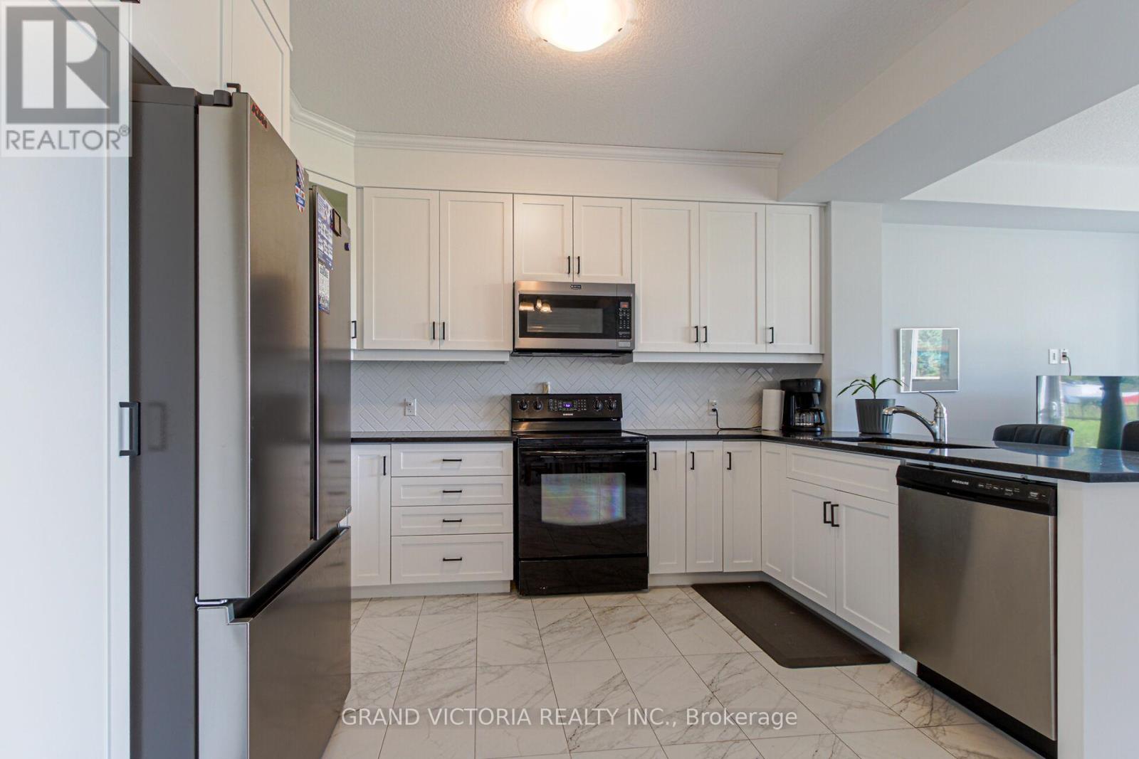 Photo 30 of 28 Zoe Lane, Hamilton ON
