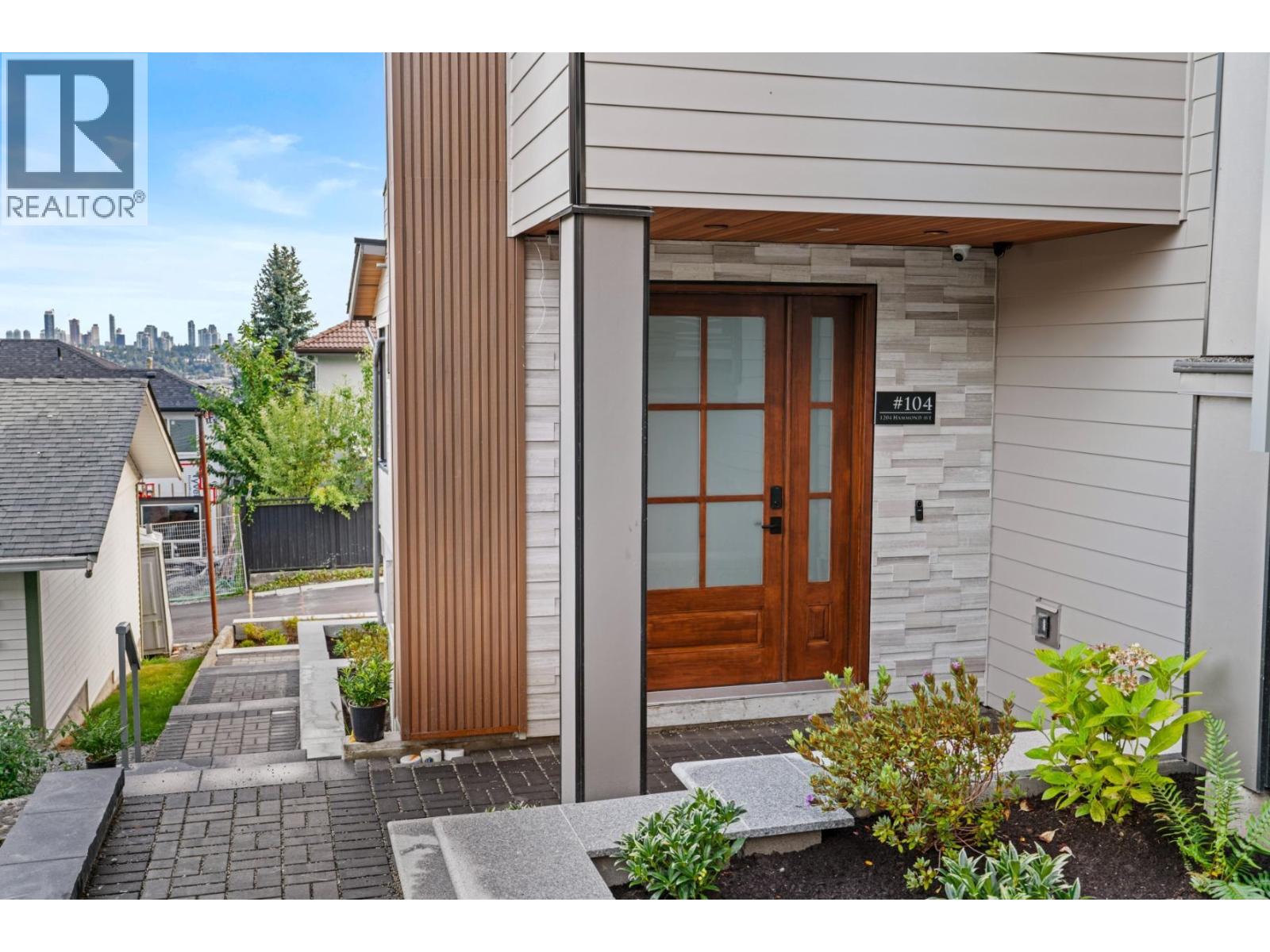 101 1204 HAMMOND AVENUE, Coquitlam