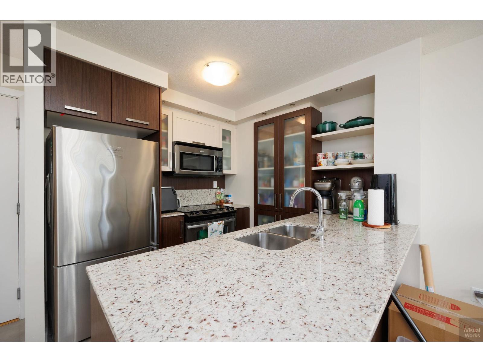 Photo 12 of 704 2980 Atlantic Avenue, Coquitlam BC