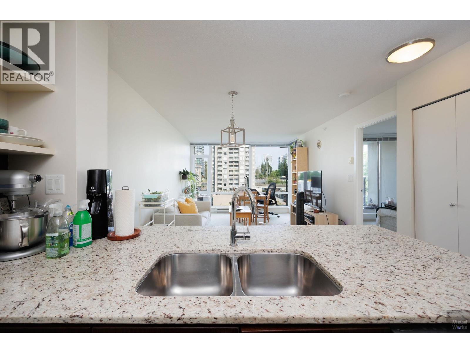 Photo 15 of 704 2980 Atlantic Avenue, Coquitlam BC