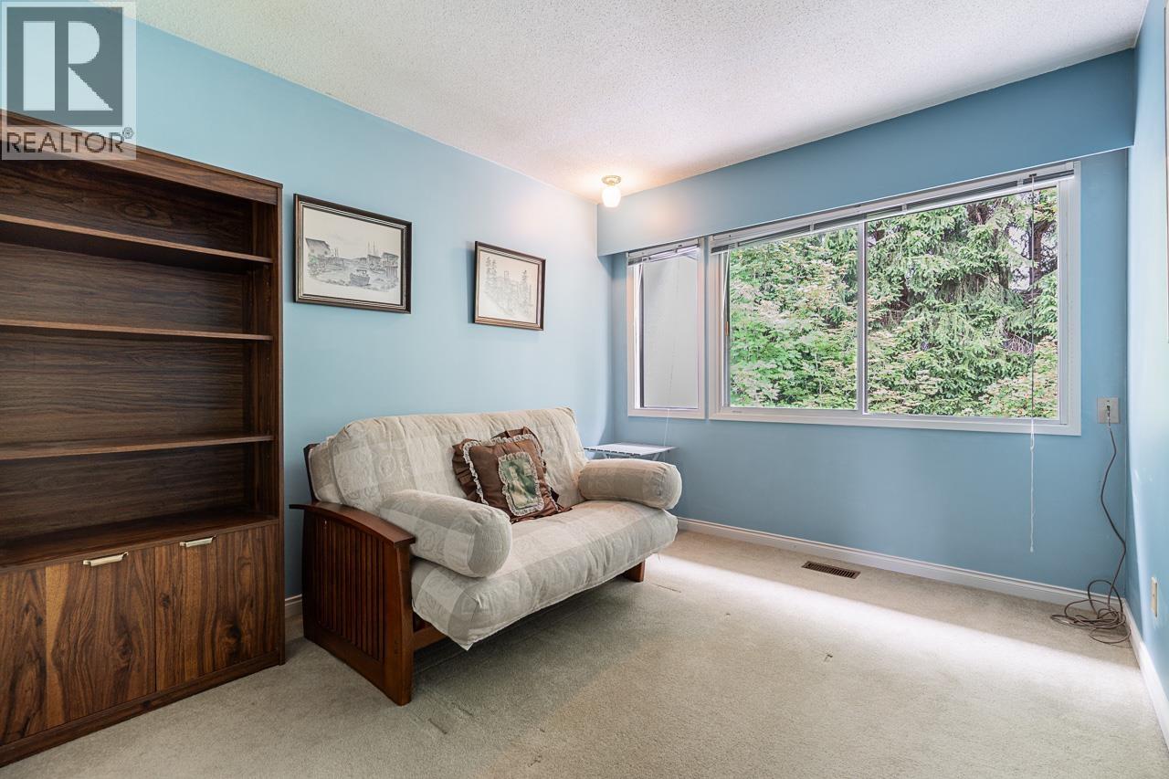 Photo 16 of 7379 Montecito Drive, Burnaby BC