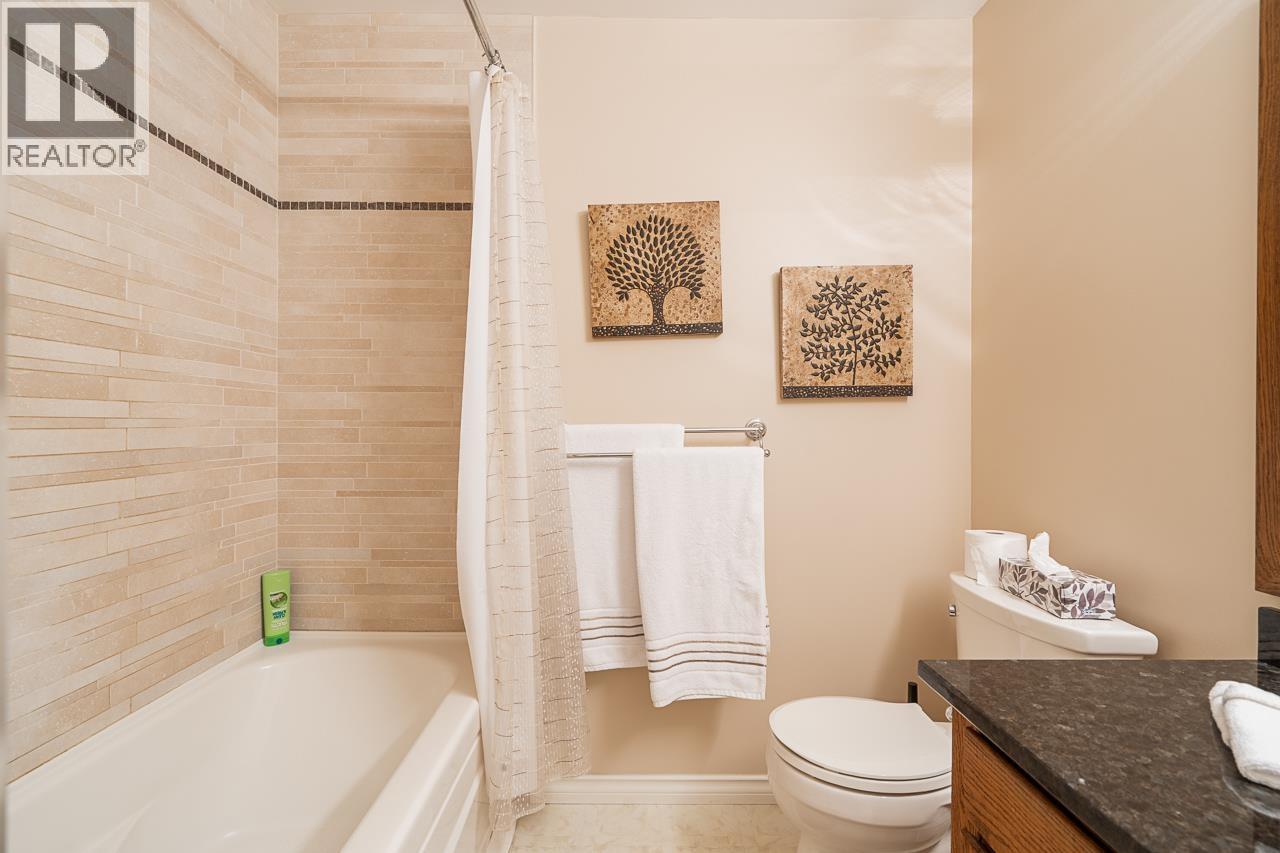 Photo 18 of 7379 Montecito Drive, Burnaby BC