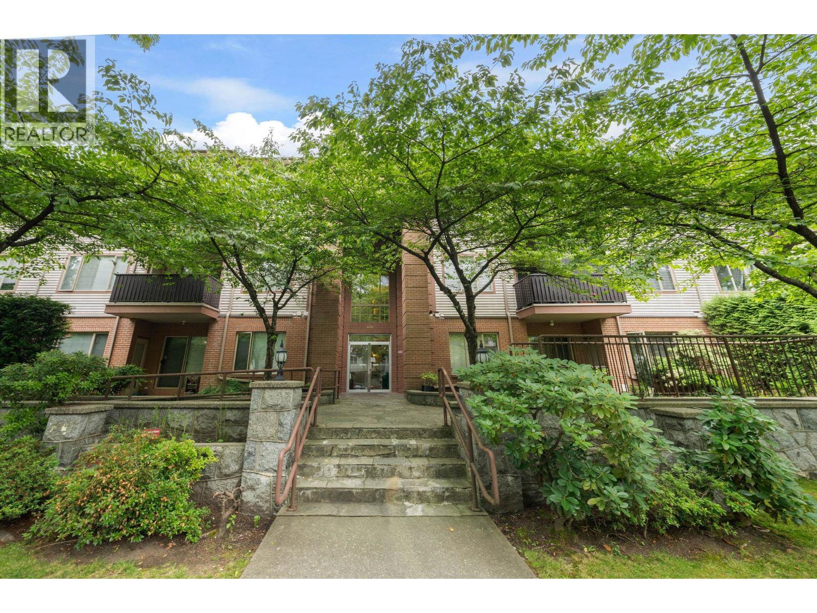 Photo 32 of 105 6688 Burlington Avenue, Burnaby BC