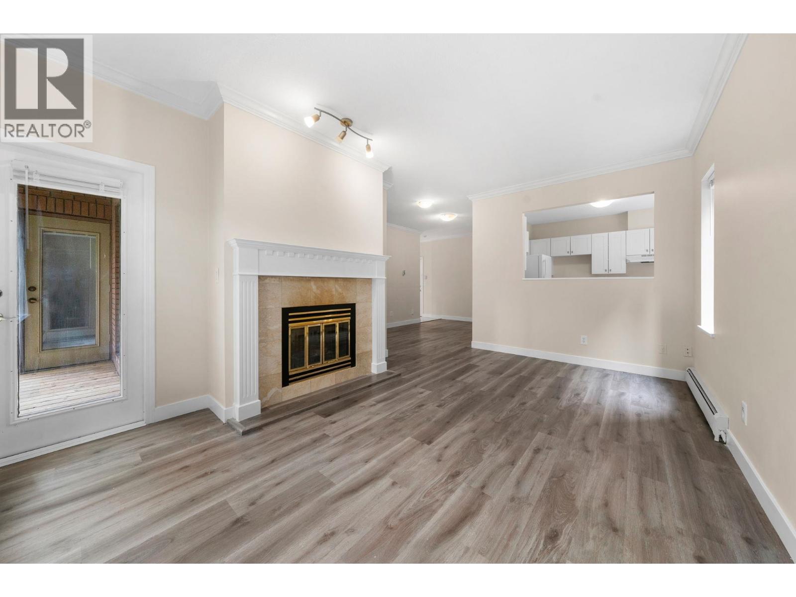 Photo 15 of 105 6688 Burlington Avenue, Burnaby BC