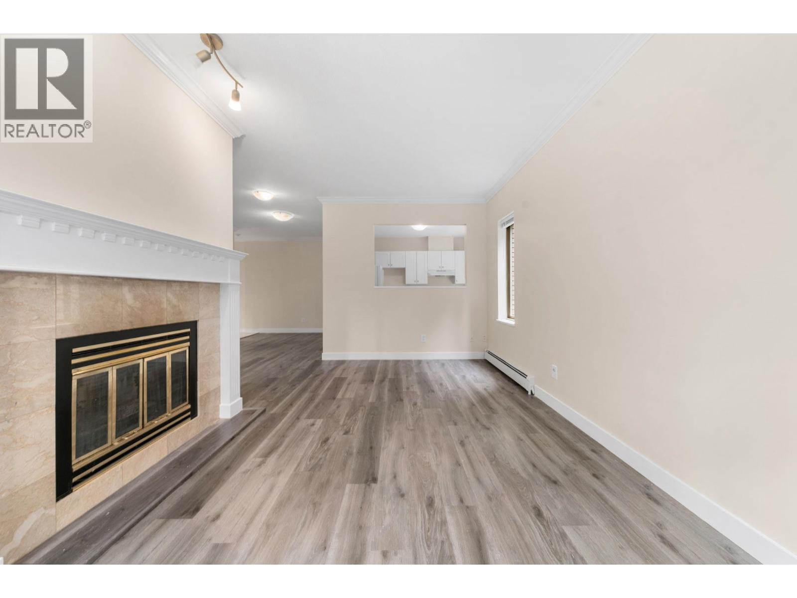 Photo 12 of 105 6688 Burlington Avenue, Burnaby BC